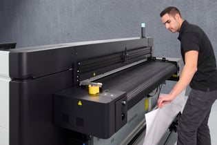 HP Latex R530 Loading Flexible 03_3384508